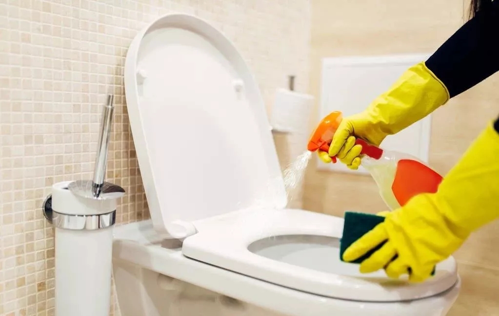 不管最终冠状病毒感染的肺炎是否可以通过粪口途径传播，这些防范措施你都必须要做好！