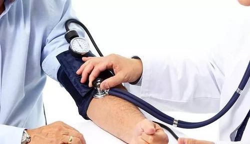 秋冬季节如何稳定高血压?遵守两大原则