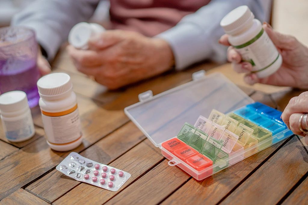 食道被药“割烂”，只因一个错误习惯！很多人都爱这么干