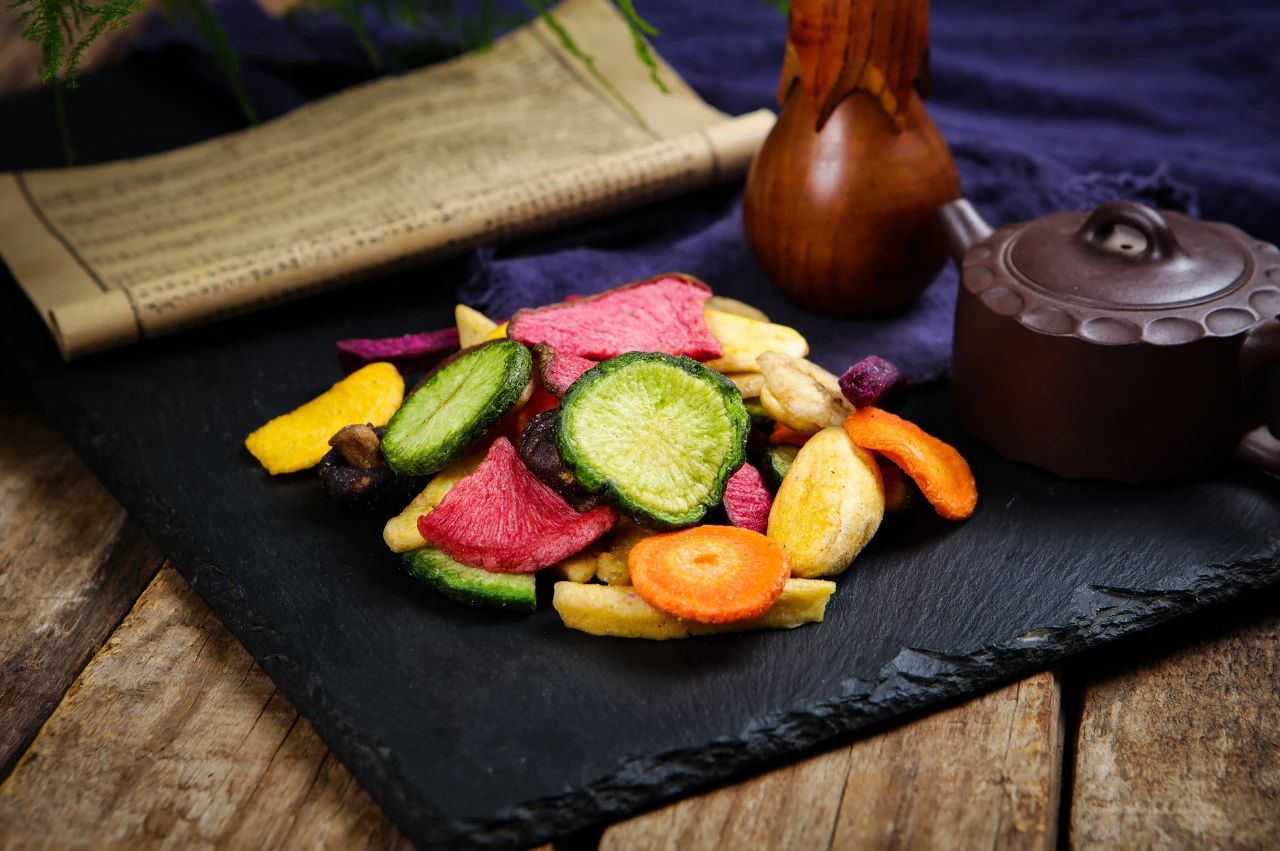 体重管理年 | 很多人当减脂小零食吃的果蔬冻干，竟然是“增肥”利器