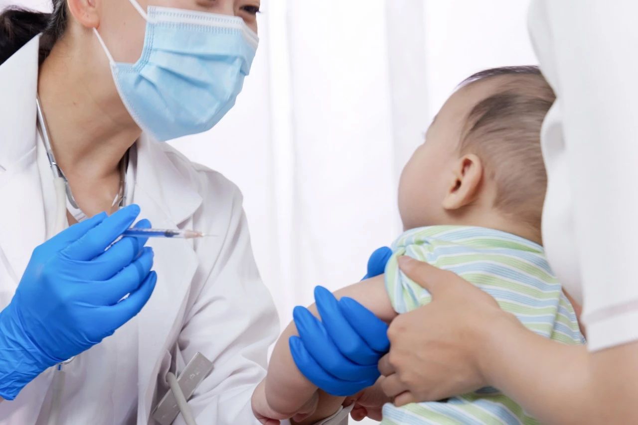 家长必看:几种疫苗一起打,会伤孩子的身体吗?会增加不良反应吗?5个问题一次性说清