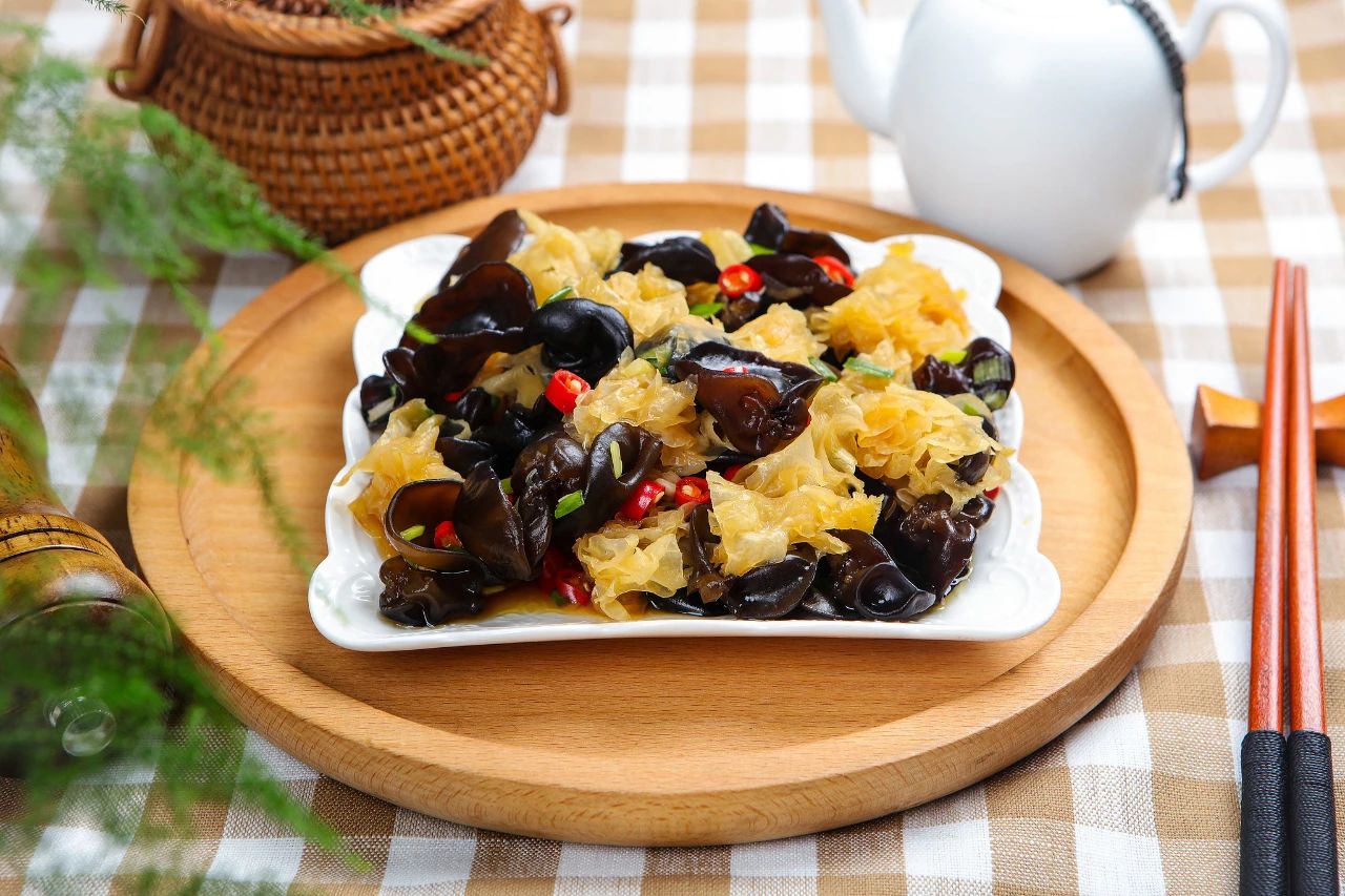 1毫克即可致命，无特效药！一盘凉拌菜让她全身“换血”……