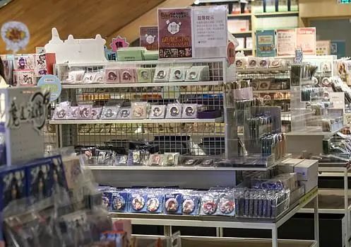 女孩半夜中毒，被紧急送医！只因家里大量囤积这种玩具